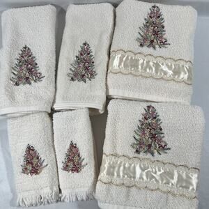 Vintage Christmas Tree Cream Pink Embellished Washcloth Bath Hand Towels Set/6